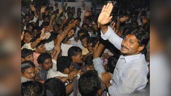 Jagan begins 2 day fast for Andhra farmers amidst protests