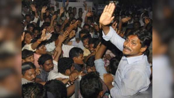 Jagan begins 2 day fast for Andhra farmers amidst protests