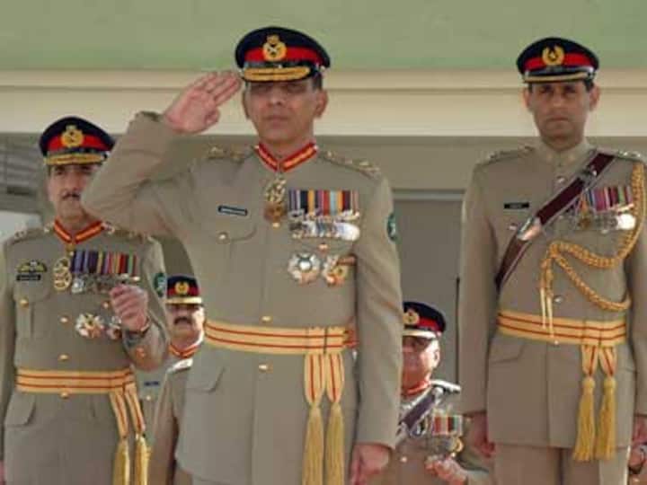 Gilani sacks defence secretary, Kayani to meet commanders
