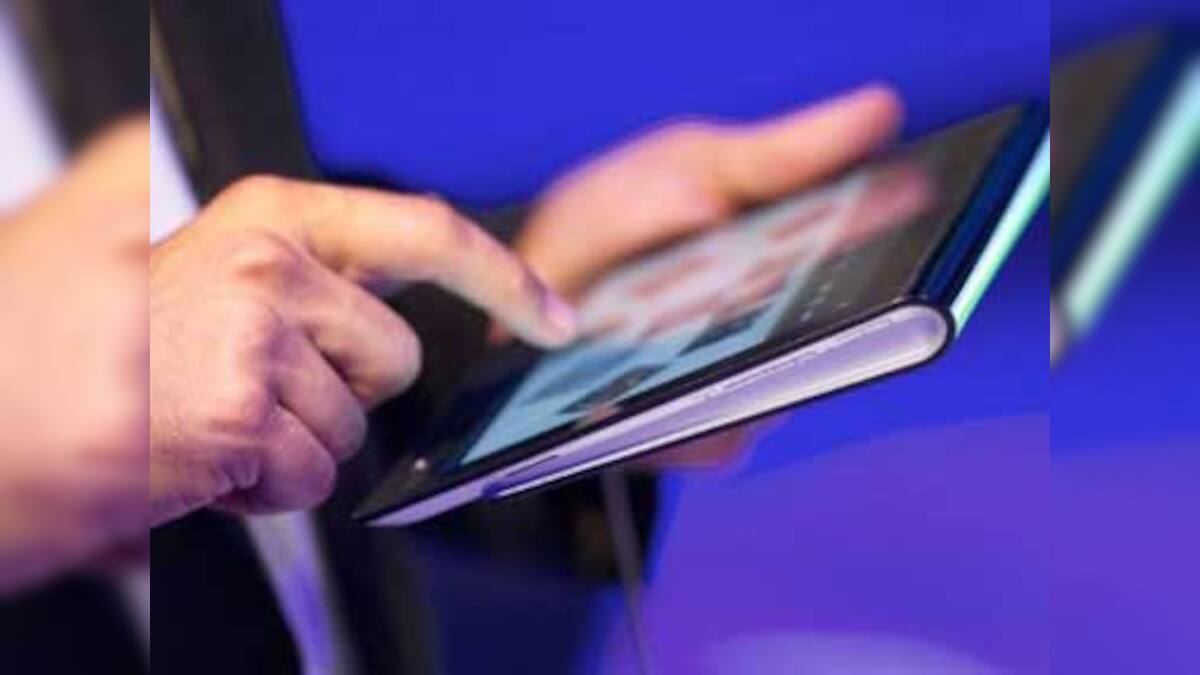 Apple wins phone race, but Android catching up in tablets – Firstpost