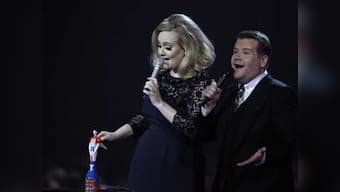 Adele shows the finger at BRIT Awards 