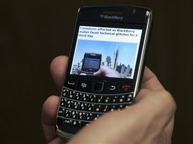 Now govt can access messages on your BlackBerry Now govt can access messages on your BlackBerry