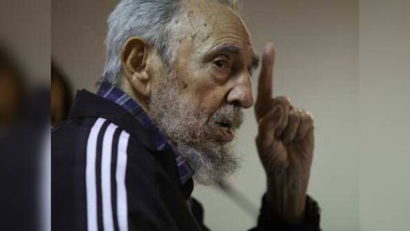Fidel Castro makes rare appearance to read two-volume memoirs