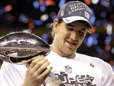 Giants clinch fourth Super Bowl, beat Patriots 21-17 Giants clinch fourth Super Bowl, beat Patriots 21-17