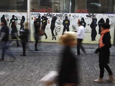 S&P downgrades Greece on uncertain growth prospect S&P downgrades Greece on uncertain growth prospect