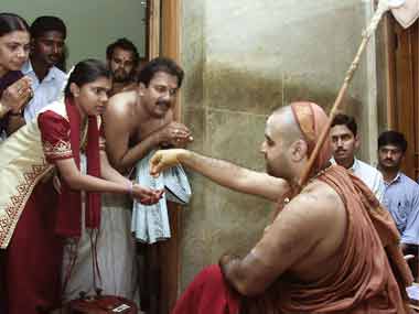 Cops to probe Kanchi seer trial Cops to probe Kanchi seer trial