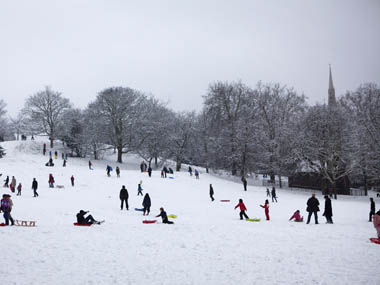 It's snowing in London...!!! It's snowing in London...!!!