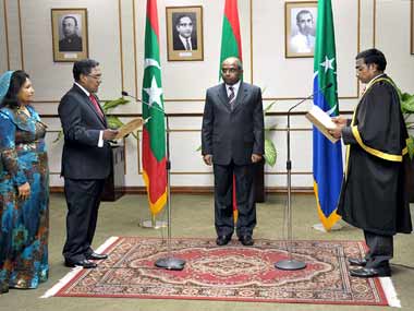 After Nasheed's resignation, Vice-President Hassan sworn in After Nasheed's resignation, Vice-President Hassan sworn in
