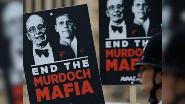 Rupert Murdoch arrives in UK to address staff