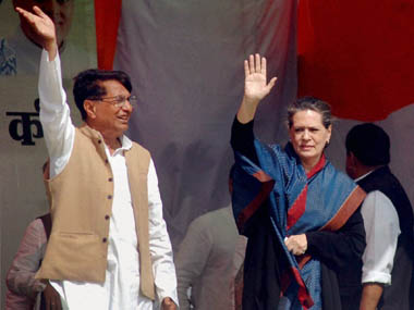 Sonia attacks Mayawati, pitches for RLD-Congress combine and development Sonia attacks Mayawati, pitches for RLD-Congress combine and development