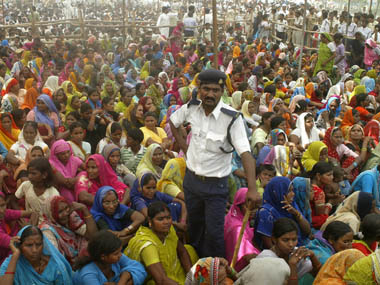 Mayawati, Sonia to kick off poll campaigns in UP Mayawati, Sonia to kick off poll campaigns in UP