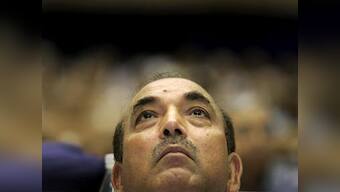 Ghulam Nabi Azad escapes after plane's tyre bursts