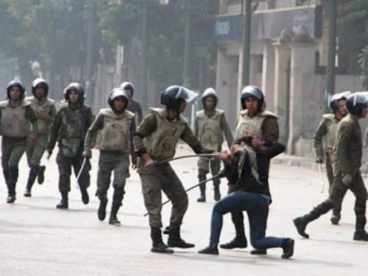 Egypt's reinforces police by deploying army troops