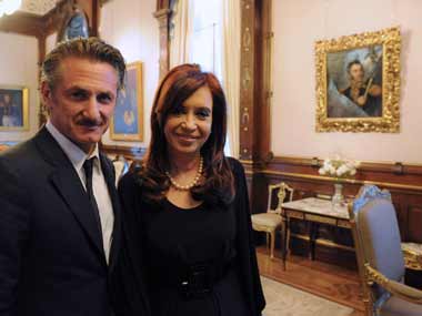 Actor Sean Penn sides with Argentina on Falklands issue Actor Sean Penn sides with Argentina on Falklands issue