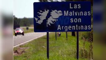 Argentina stops British-linked ship from docking