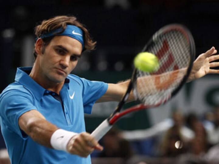 Federer comes through tough match in Rotterdam