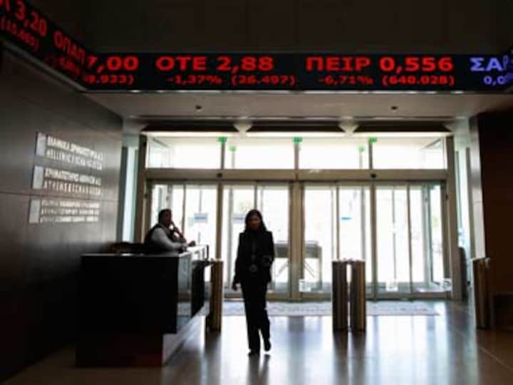 Euro zone mulling delay of 2nd Greek bailout