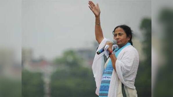 Mamata Banerjee calls CPI (M) 'liars' and 'looters'  