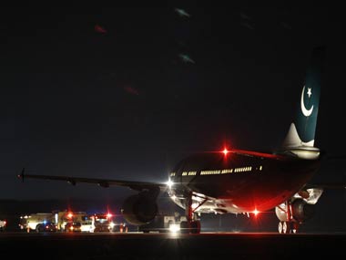 PIA crew detained in US for several hours PIA crew detained in US for several hours