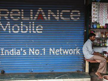 TDSAT issues notice to Etisalat on Reliance Infratel's Rs 1,200 crore dues TDSAT issues notice to Etisalat on Reliance Infratel's Rs 1,200 crore dues