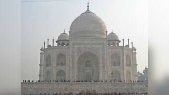 Agra among top ten places to propose marriage