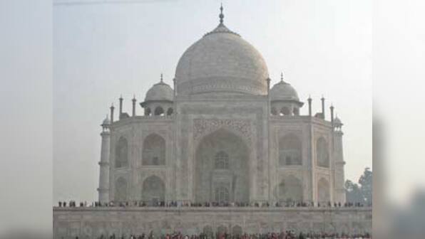 Agra among top ten places to propose marriage