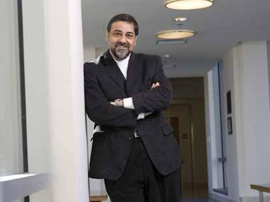 Vivek Wadhwa clinches “Outstanding American” award 