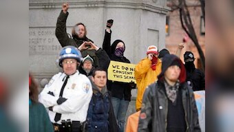 Police clear tents from Occupy site in Washington