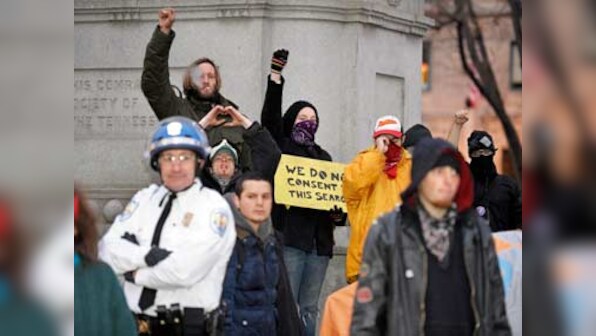 Police clear tents from Occupy site in Washington