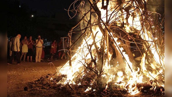 Holika Dahan 2022: Wishes and messages to send to your family and friends on Choti Holi