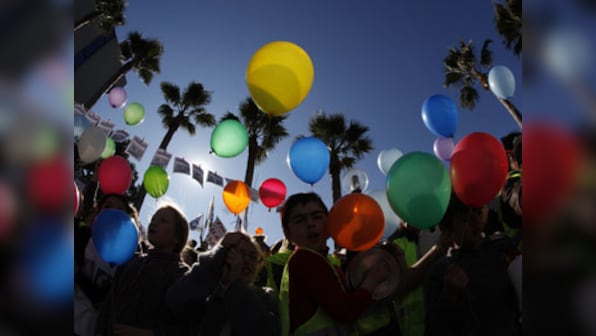 Stop wasting helium on party balloons, say scientists