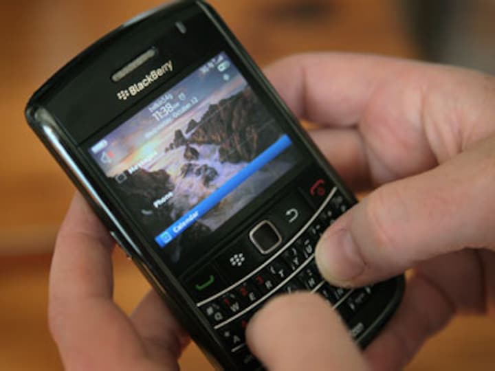 BlackBerry executives resign as RIM posts $125 million Q4 loss