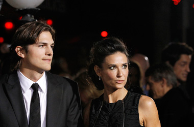 Demi 'devastated' by Ashton-Rihanna dating news Demi 'devastated' by Ashton-Rihanna dating news