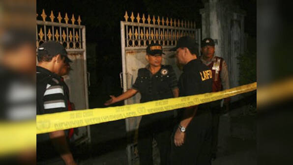 Indonesia police shoot 5 linked to banned Bali bombings group