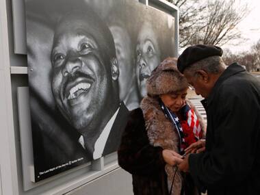 Tesla CEO Elon Musk says market value could rival Apple by 2025