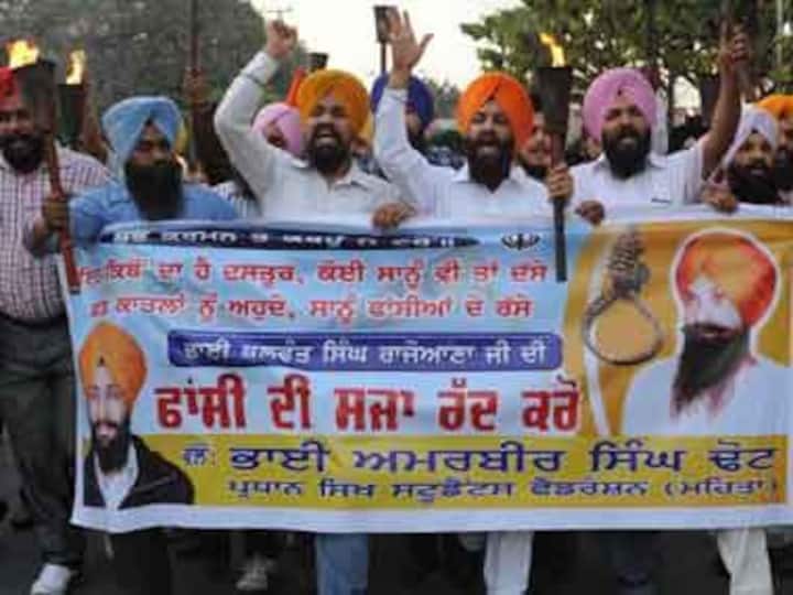 Curfew continues in Gurdaspur, Badal orders probe