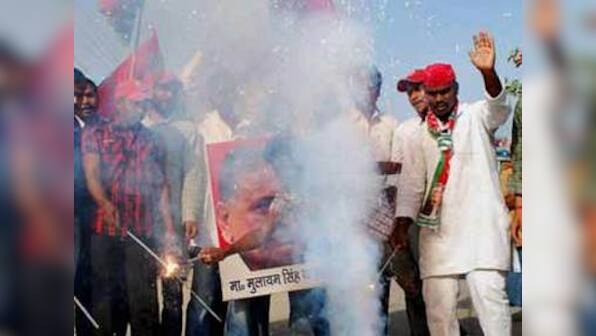 Several journalists held hostage by SP mob in Jhansi