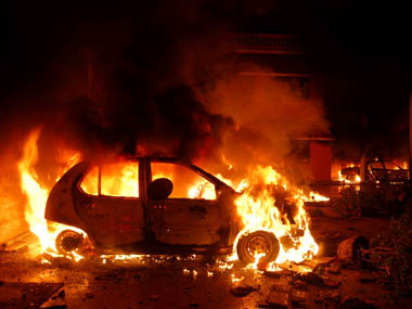 Violence in Gurgaon: Mob injures 17, torches 14 vehicles Violence in Gurgaon: Mob injures 17, torches 14 vehicles