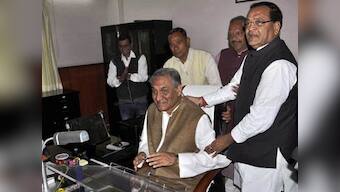 Bahuguna talks with senior Congress leaders in New Delhi