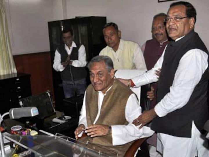 Bahuguna talks with senior Congress leaders in New Delhi