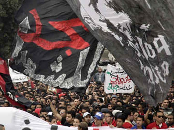 Egyptian military clash with football fans, one killed