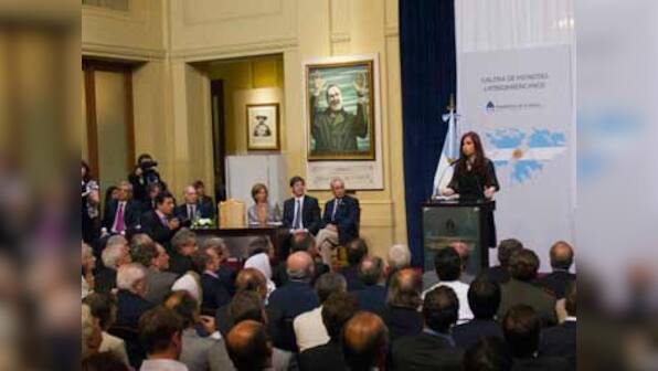 Argentine president seeks new flights to Falklands