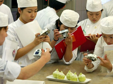 Why shooting food on your phone is addictive Why shooting food on your phone is addictive