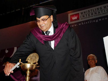 Whistling Woods case: Bollywood rallies behind Subhash Ghai Whistling Woods case: Bollywood rallies behind Subhash Ghai