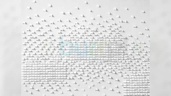 Oracle's Ellison steps aside, co-CEOs Catz and Hurd take over