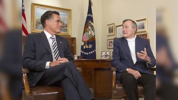 Gaffes aside, Romney tightens grip on Republican race