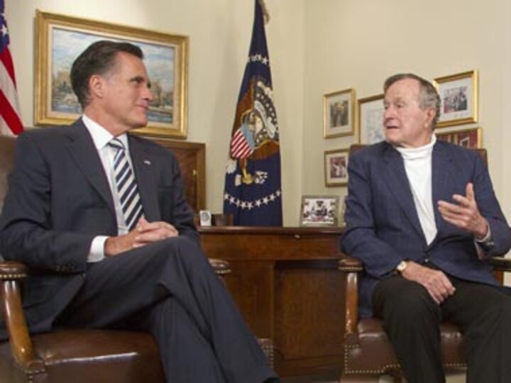 Gaffes aside, Romney tightens grip on Republican race