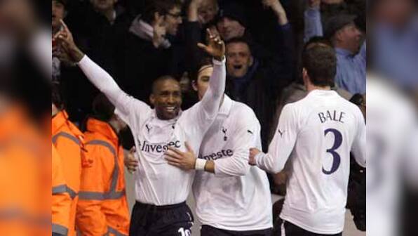 Defoe brace takes Spurs to FA Cup quarters