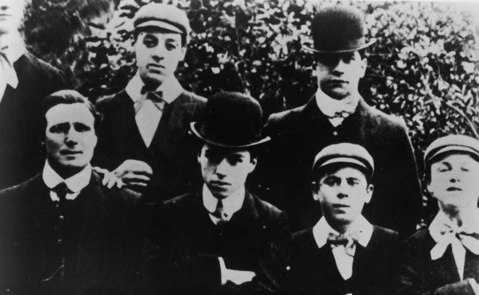 English comic actor Charlie Chaplin with other members of the Casey's Circus music hall comedy troupe, UK, 1906. Getty Images English comic actor Charlie Chaplin with other members of the Casey's Circus music hall comedy troupe, UK, 1906. Getty Images