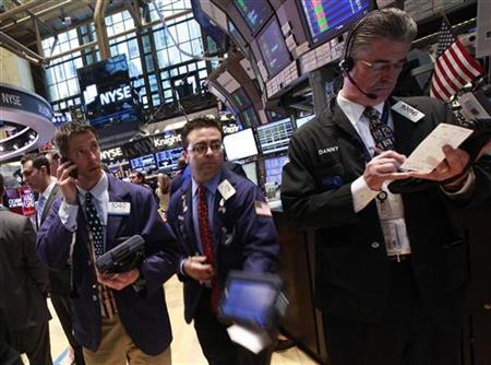 Wall St up on earnings but tech, banks weigh Wall St up on earnings but tech, banks weigh